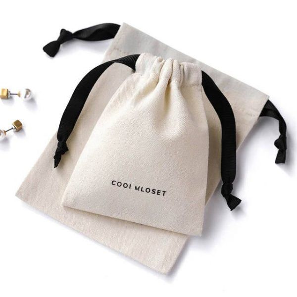 7 ways to personalize your custom t-shirt packaging - UnifiedManufacturing